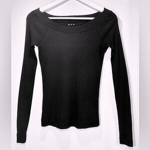Three Dots black small ribbed knit long sleeve top.